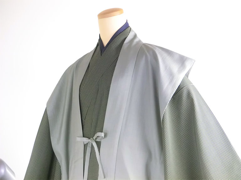 Kimono of grid pattern