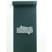 洗える着物/羽織 男物 女物 高級羽二重(テイジンアジェンティnkf) 濃紺 42cm巾 盾に角帯と置いたイメージ