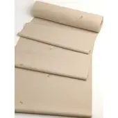 ### 源氏香の雅な文様を、白茶色の上品な着姿に

落ち着いた白茶色の生地に、源氏香の文様を繊細に刺繍した洗える着物です。

源氏香は、香道の組香に由来する伝統的な文様。縦線と横線が織りなす独特の意匠には、古典文学や日本の伝統文化を思わせる雅な趣があります。

やわらかな白茶色に文様が調和し、派手すぎず、地味すぎない上品な着姿を演出します。

古典的な柄を好む方はもちろん、いつもの和装にさりげない個性を取り入れたい方にもおすすめです。

### 京都の職人による繊細な刺繍

厳選した白茶色の生地に、地色に合わせた色糸で源氏香の文様を丁寧に刺繍しました。

総柄刺繍ならではの豊かな表情がありながら、落ち着いた色合いによって全体はすっきりとした印象にまとまっています。

帯や帯揚げなどの小物を変えることで、控えめで品のある装いにも、華やかなコーディネートにもお楽しみいただけます。

### 上品な装いと、お手入れのしやすさを両立

生地には、クラレの光触媒消臭素材「シャインアップ」を採用しました。

汗やタバコなどの気になる臭いへの対策に配慮した素材で、ポリエステル100％のため日常のお手入れがしやすく、シワになりにくいのが特徴です。

お茶会やお稽古、食事会、お出かけなど、着物を着る機会をもっと身近に楽しみたい方にもおすすめします。

### ご自身の寸法に合わせたお仕立ても可能

反物でのご購入はもちろん、袷・単の着物仕立てや羽織仕立てもお選びいただけます。

標準サイズに合わない場合も、できる限りサイズオーダーに対応いたします。身長や裄丈など、ご自身に合った寸法で着物を楽しみたい方もぜひご相談ください。

**白茶色の穏やかな色合いと、源氏香の雅な文様。**

伝統的な和の趣と、日常のおしゃれに取り入れやすい実用性を兼ね備えた、京都きもの工房の洗える刺繍小紋です。

※写真の帯・帯揚げ・帯締めは付属しません。