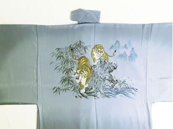 摺り友禅男襦袢　｢白山｣　⑥虎 グレー