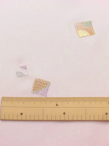 洗える着物 刺繍小紋 さくら色 光触媒消臭 色紙
