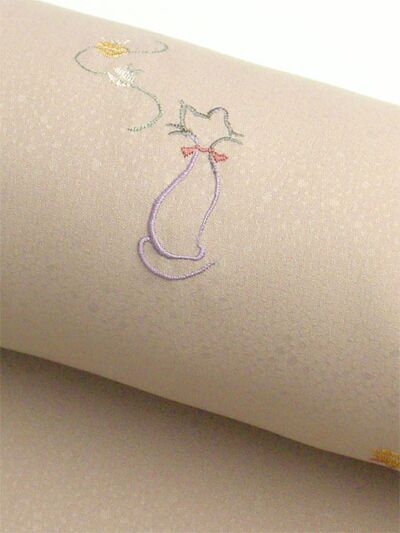 洗える着物 刺繍小紋 猫柄 白茶色 光触媒消臭