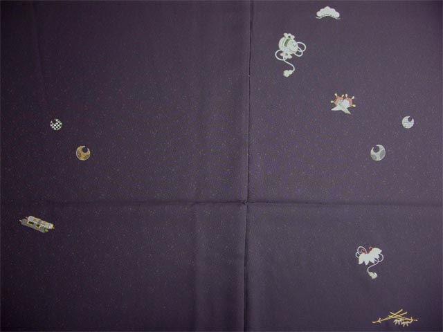 洗える着物 付下げ 刺繍 葡萄色地に花丸 前身頃とおくみ