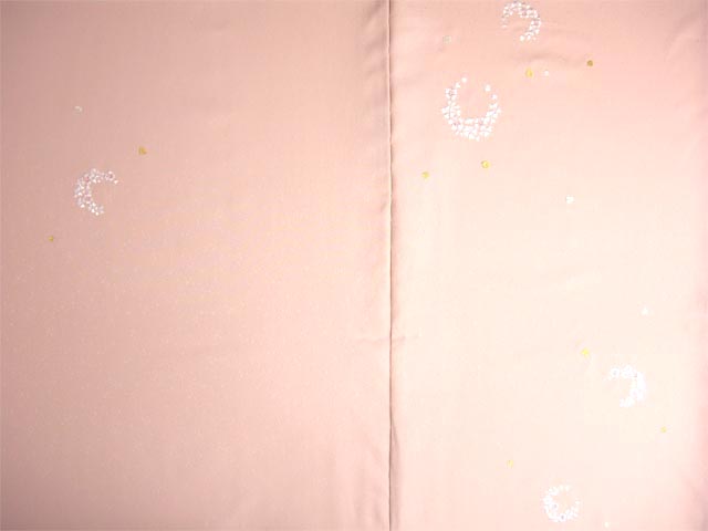 洗える着物 付下げ 刺繍 さんご色地に花丸 前身頃とおくみ