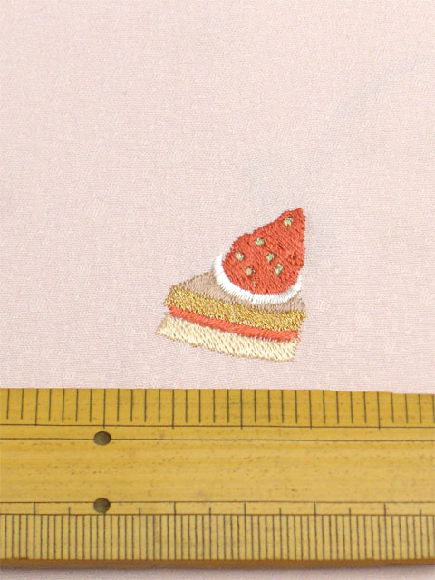 洗える着物 刺繍小紋 スイーツ柄 桜ピンク色 光触媒消臭