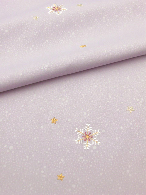 洗える着物 刺繍 薄藤色地に雪