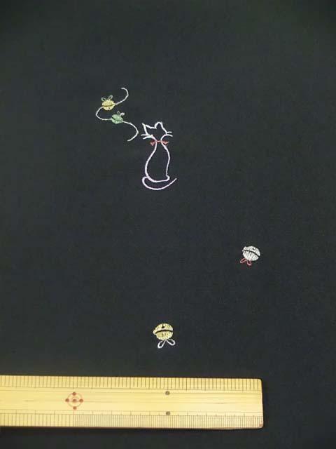 黒地にオリジナル日本刺繍 猫柄 拡大写真2